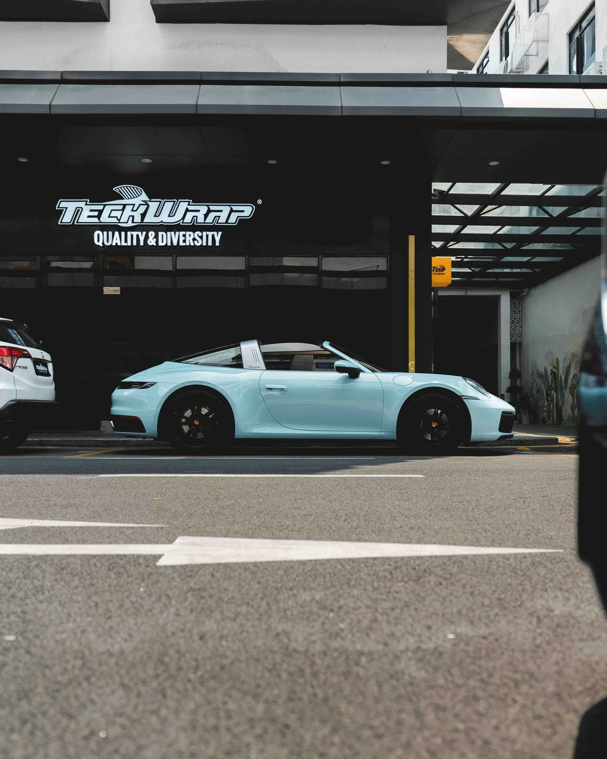 Yacht Blue (CG28-HD)