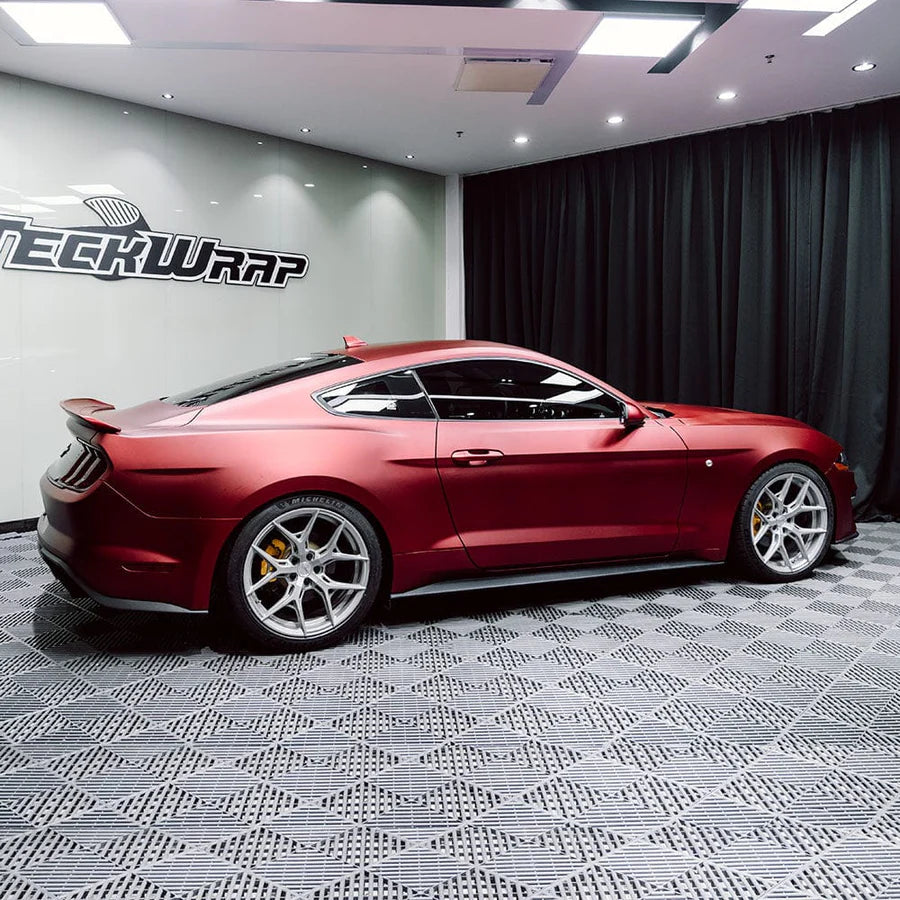 Velour Red (SMT18R)